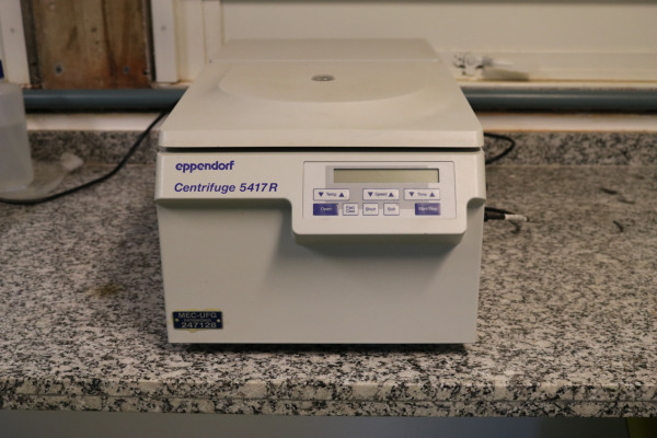 Microcentrífuga refrigerada de alto desempenho (Eppenforf- 5417R)